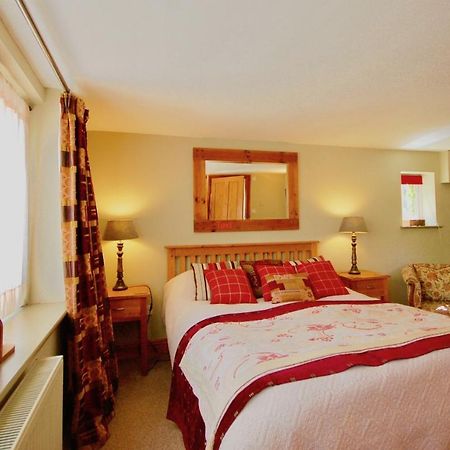 The Old Forge Bed and Breakfast East Kennett Buitenkant foto