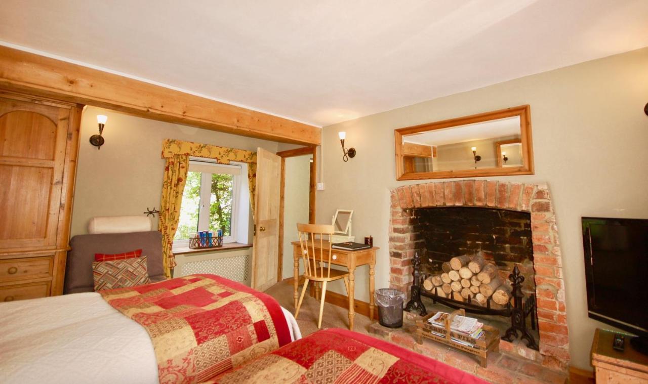 The Old Forge Bed and Breakfast East Kennett Buitenkant foto