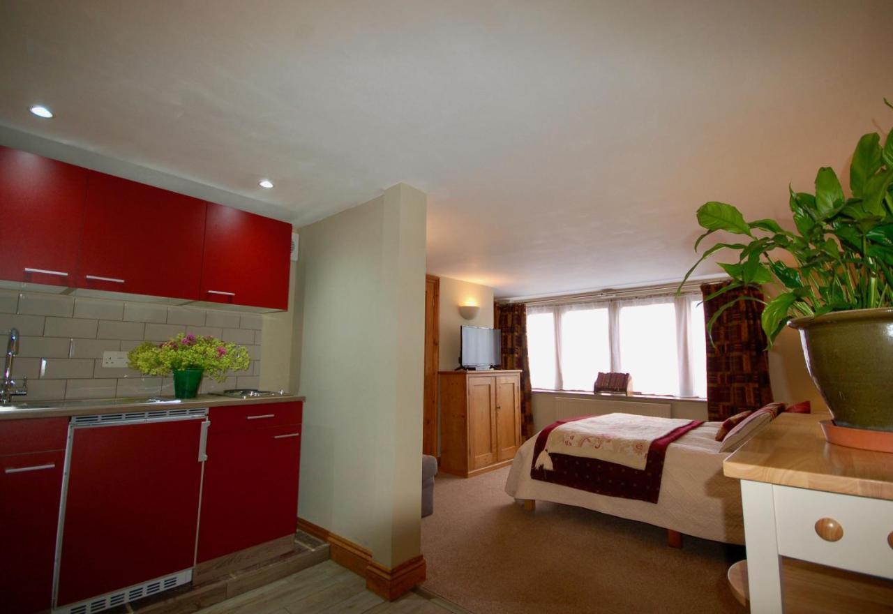 The Old Forge Bed and Breakfast East Kennett Buitenkant foto