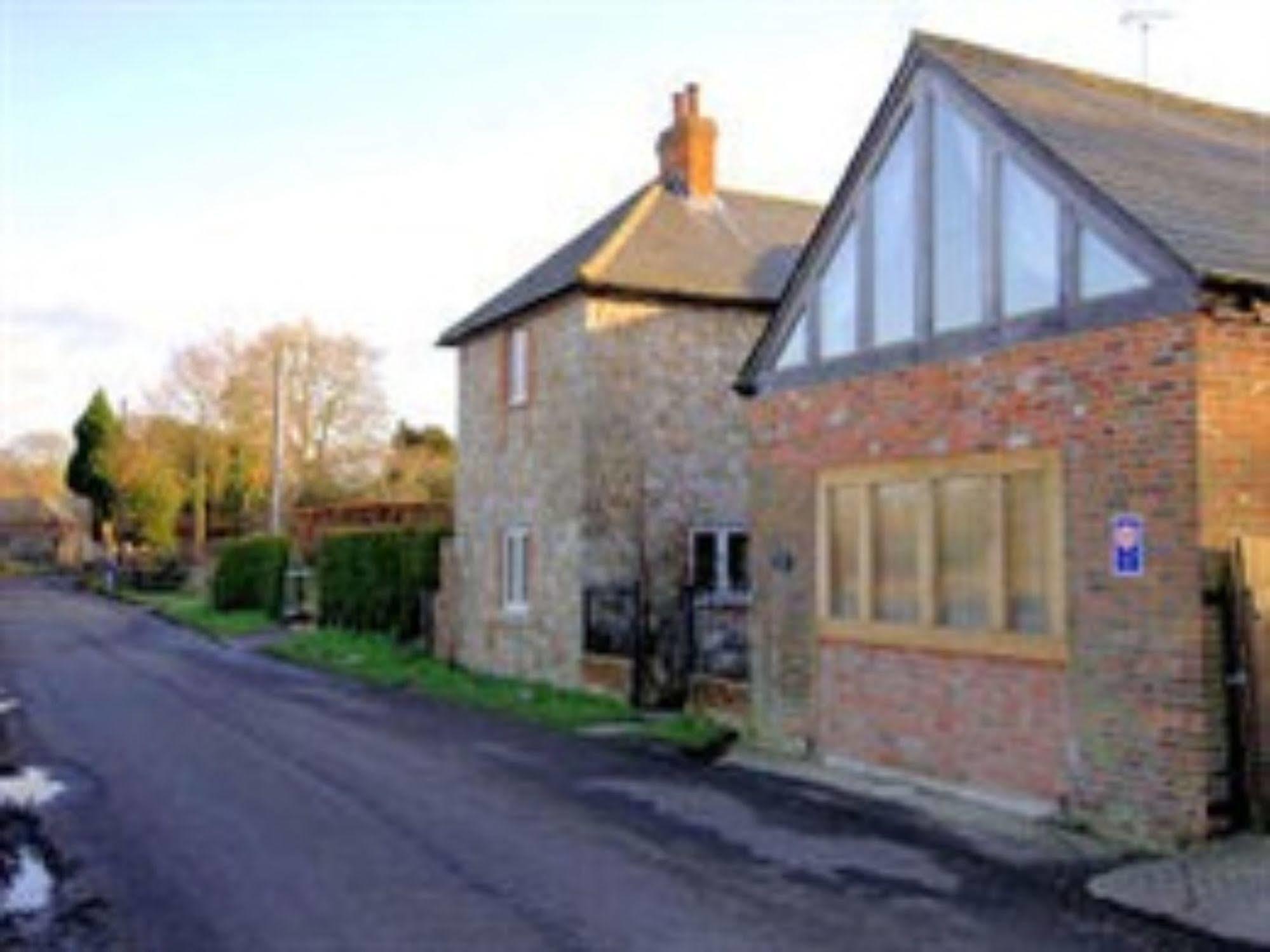 The Old Forge Bed and Breakfast East Kennett Buitenkant foto