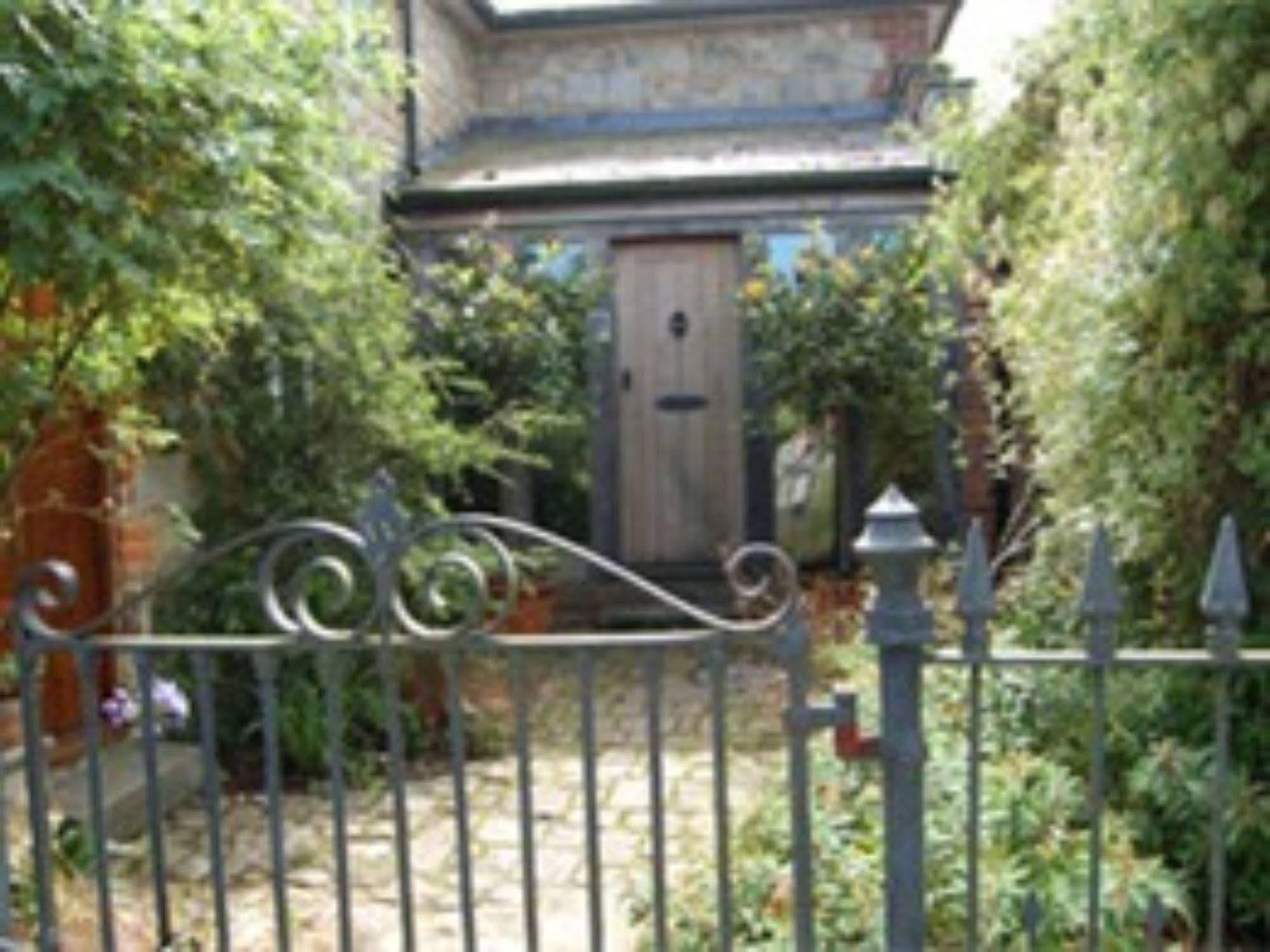 The Old Forge Bed and Breakfast East Kennett Buitenkant foto