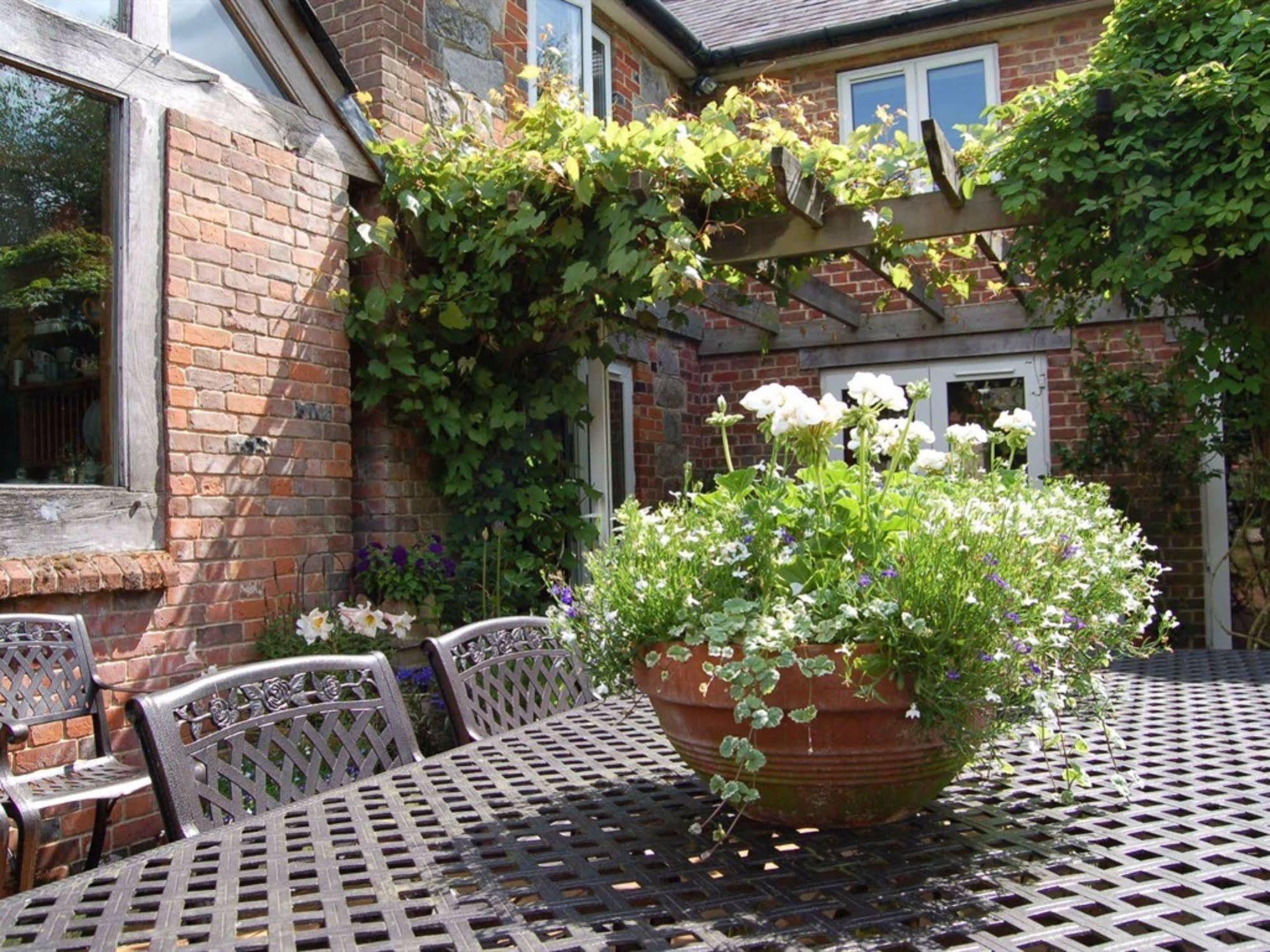 The Old Forge Bed and Breakfast East Kennett Buitenkant foto