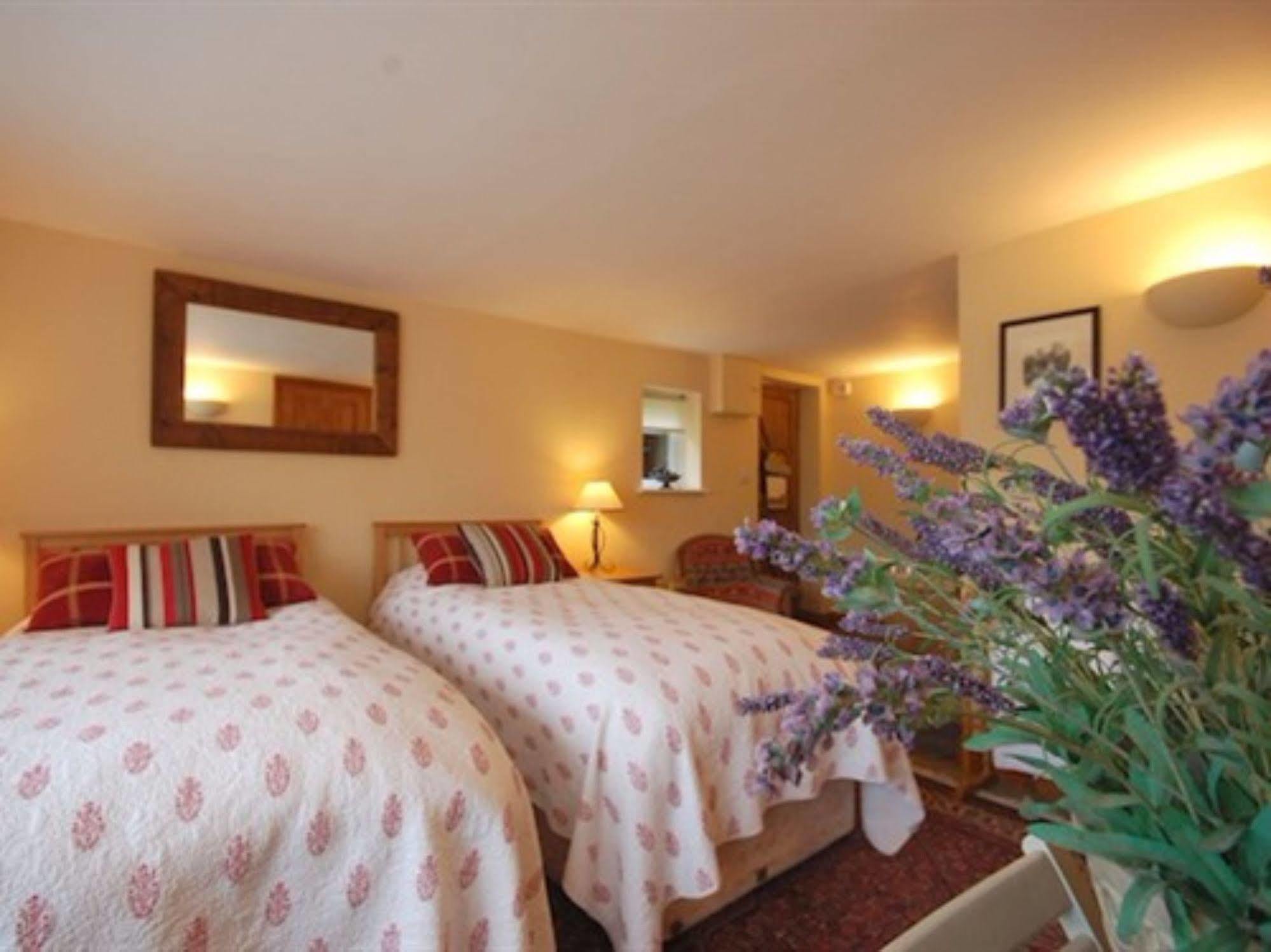 The Old Forge Bed and Breakfast East Kennett Buitenkant foto