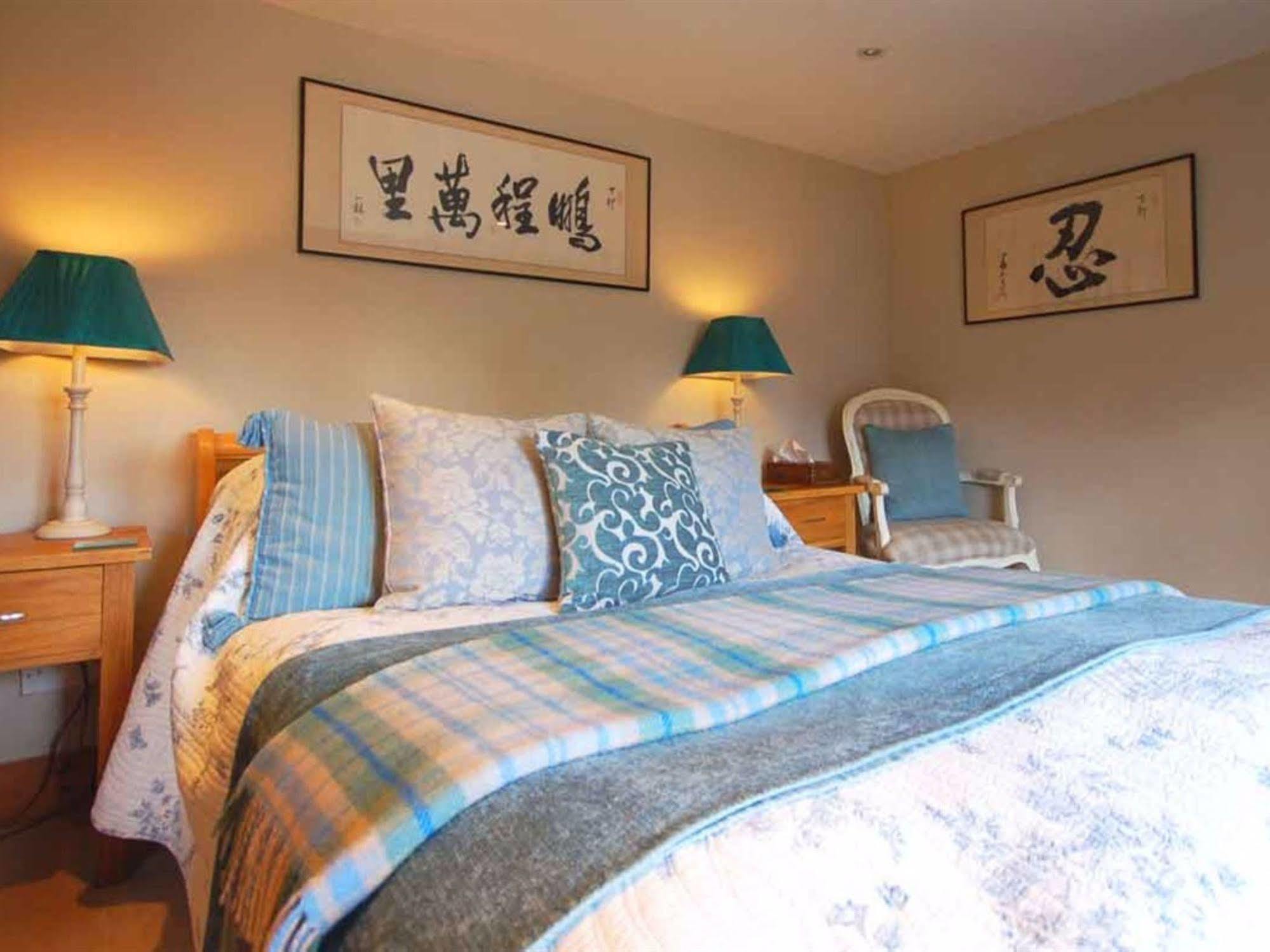 The Old Forge Bed and Breakfast East Kennett Buitenkant foto