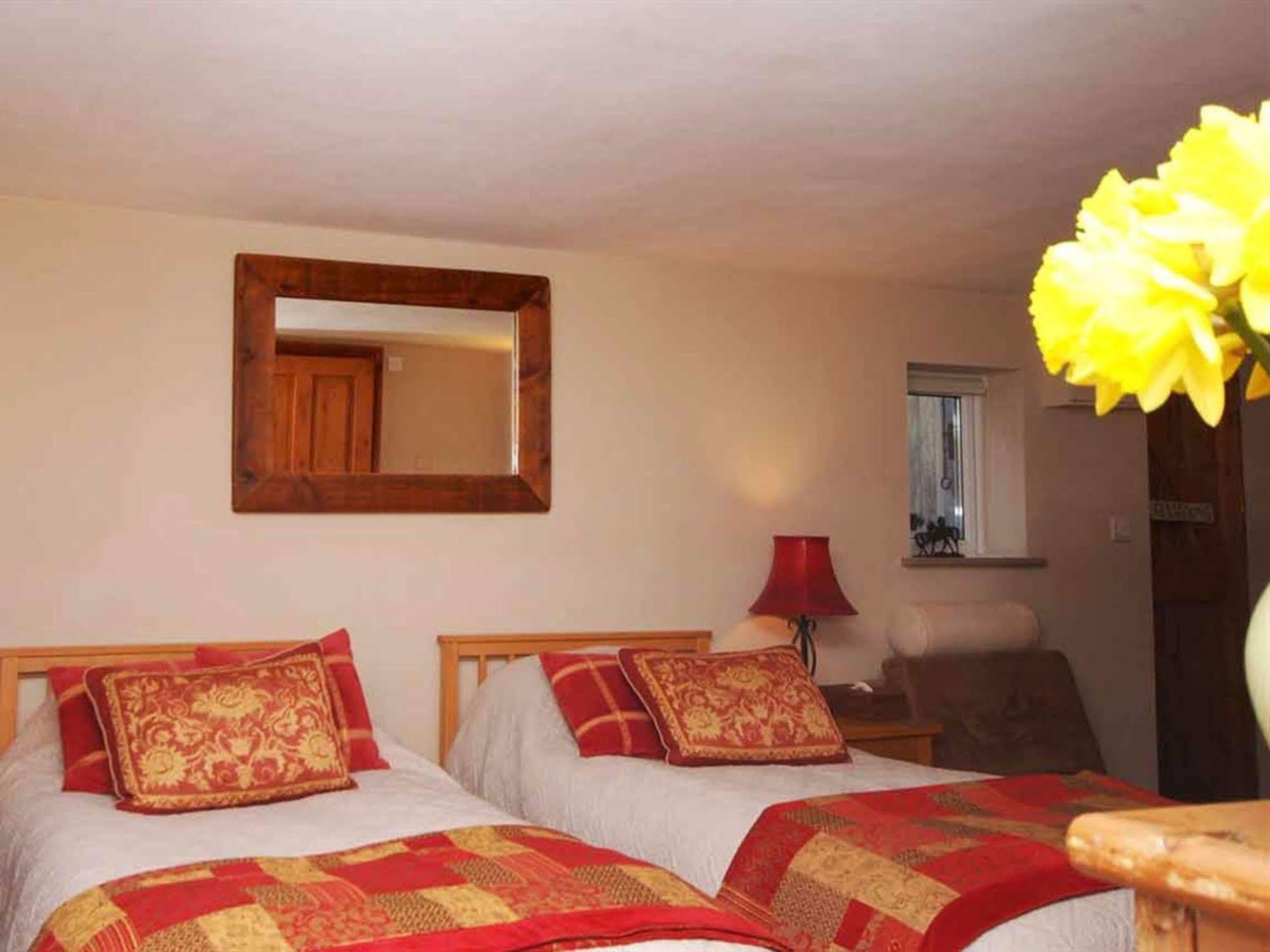 The Old Forge Bed and Breakfast East Kennett Buitenkant foto