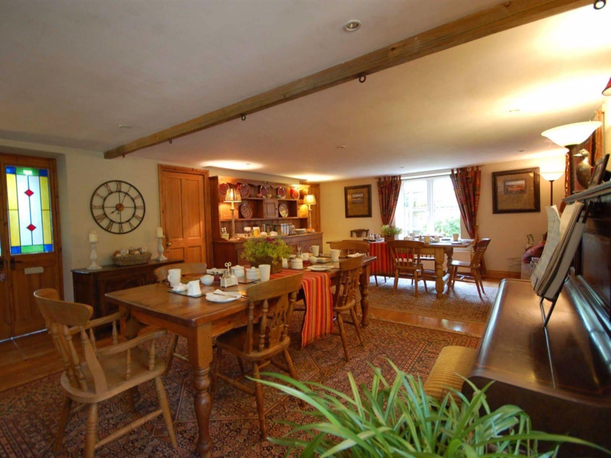 The Old Forge Bed and Breakfast East Kennett Buitenkant foto