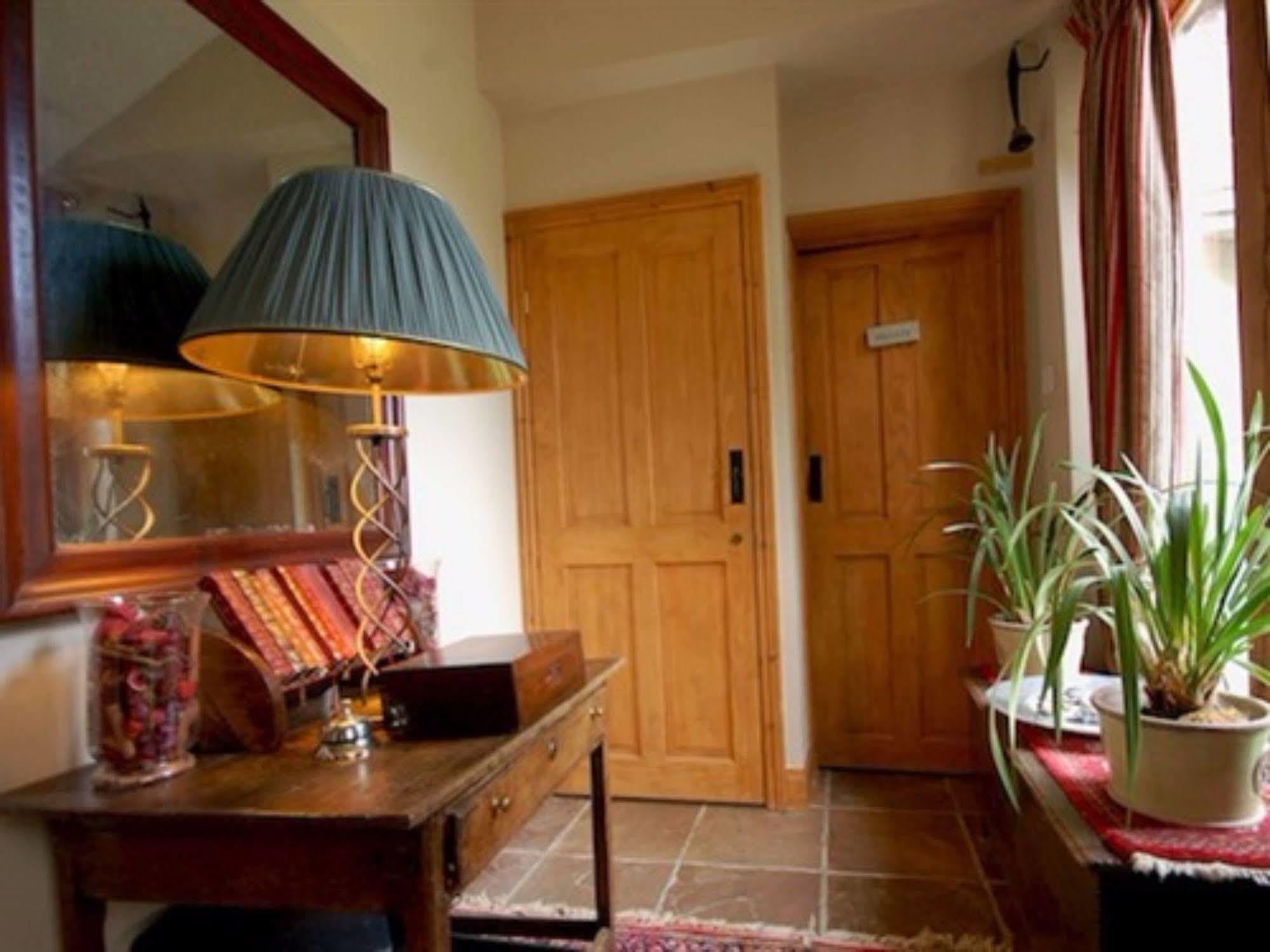 The Old Forge Bed and Breakfast East Kennett Buitenkant foto